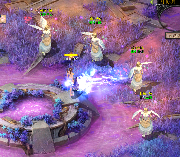 游戏战斗场景，角色正在攻击怪物